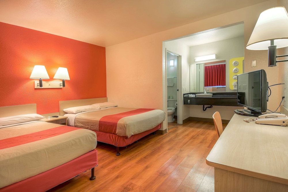 Deluxe Room, 2 Double Beds, Non Smoking, Refrigerator photo 1