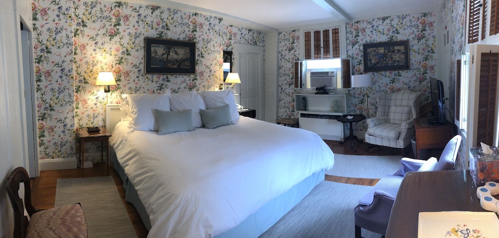 Charming Green Room Boutique B&B photo 1