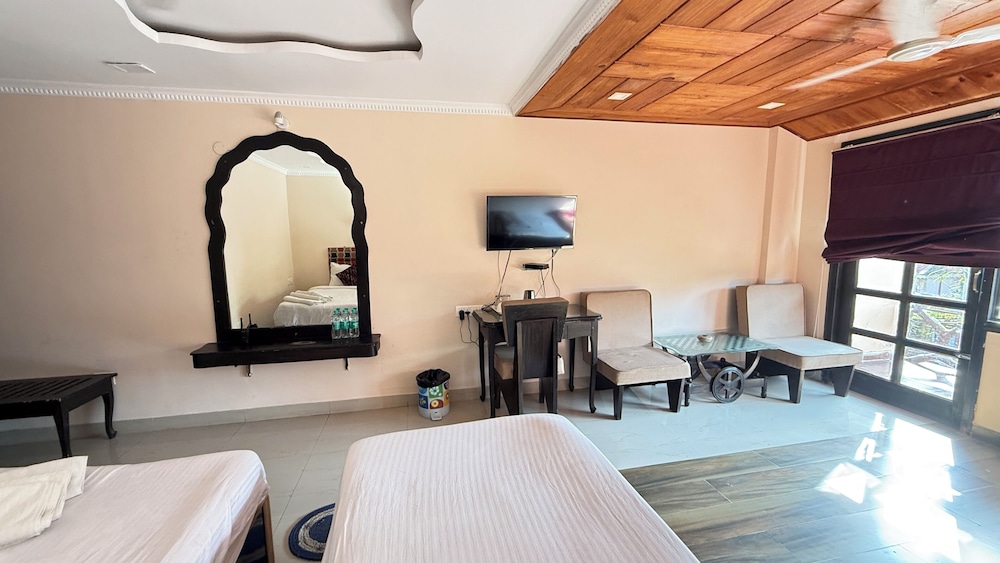 Classic Twin Room, Balcony, Pool View