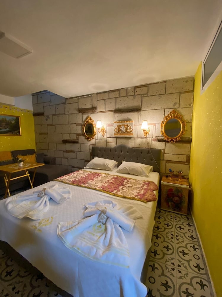 Economy Triple Room, No Windows, Ground Floor