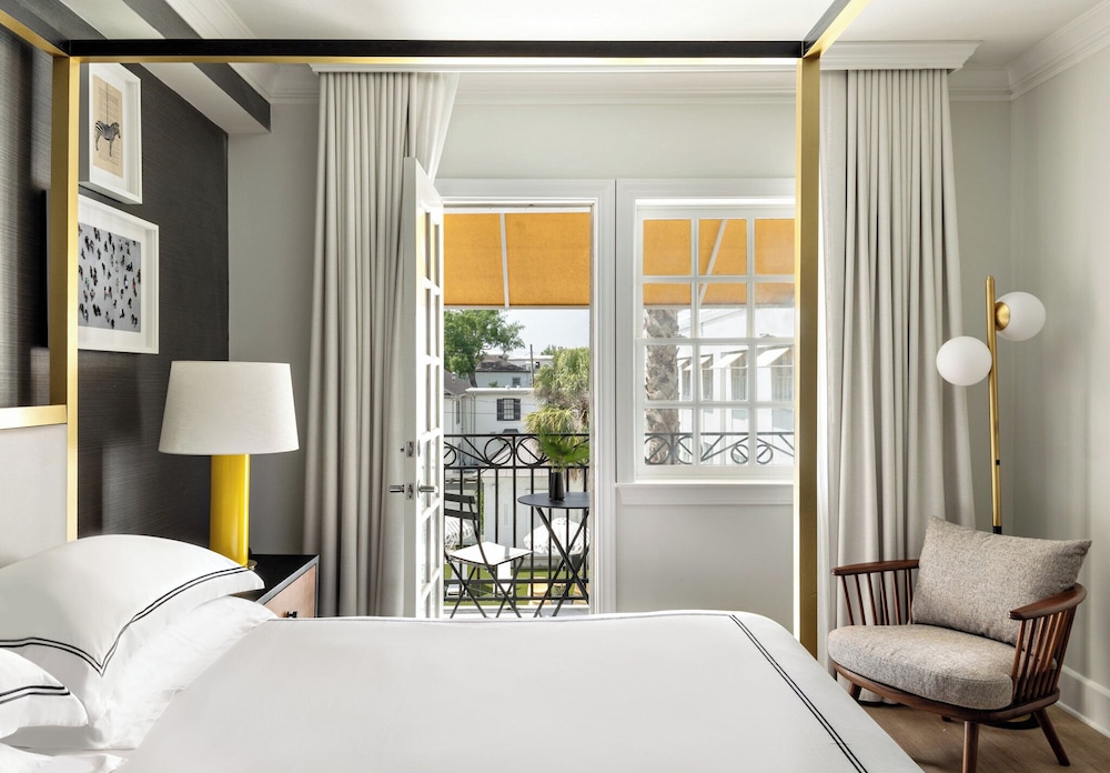 Premium Room, 1 King Bed, Balcony