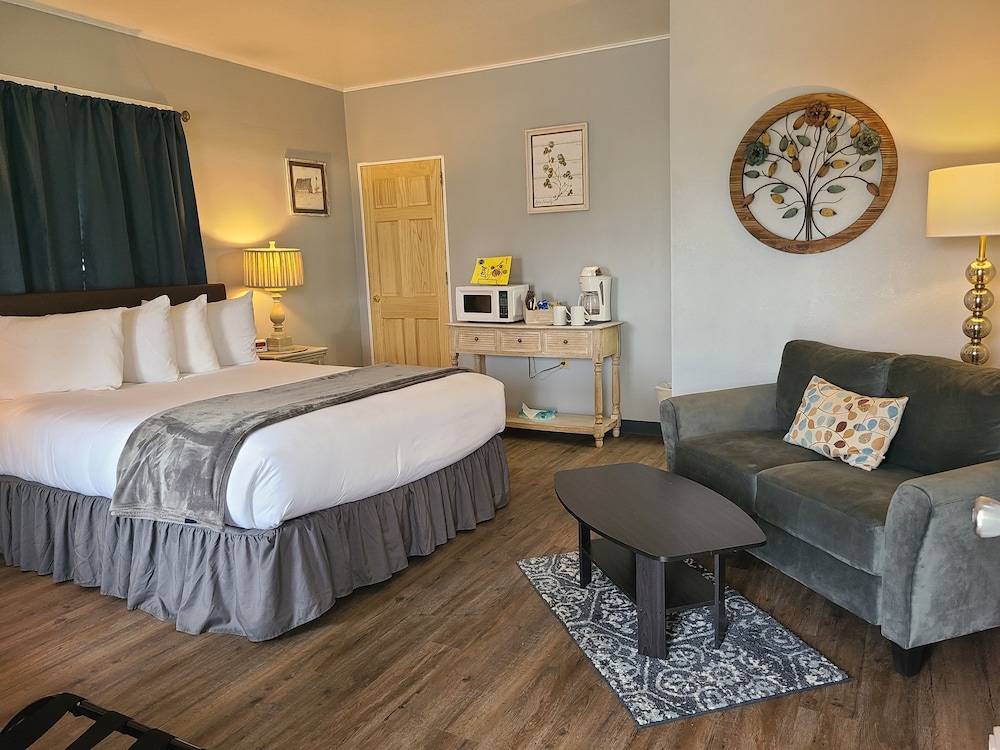 Family Suite, 4 Bedrooms, Non Smoking, Kitchenette