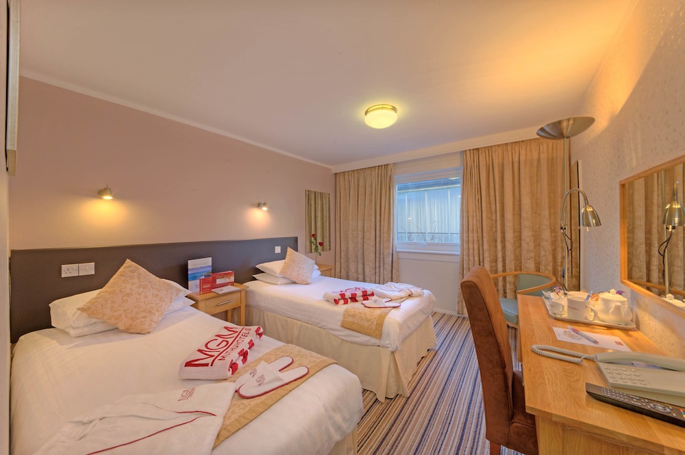 Standard Twin Room - Photo 2