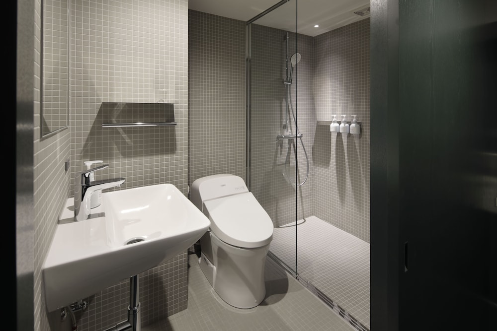 Minimal Double Room - Room Selected At Check-In