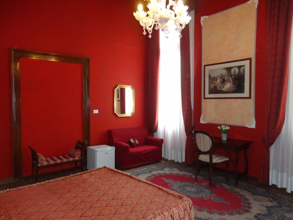 Superior Double Room, Canal View photo 1