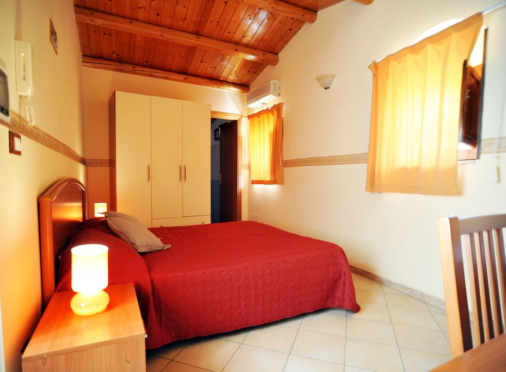 Double Room (No.4)