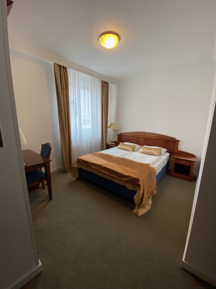 Standard Room, 2 Bedrooms photo 1