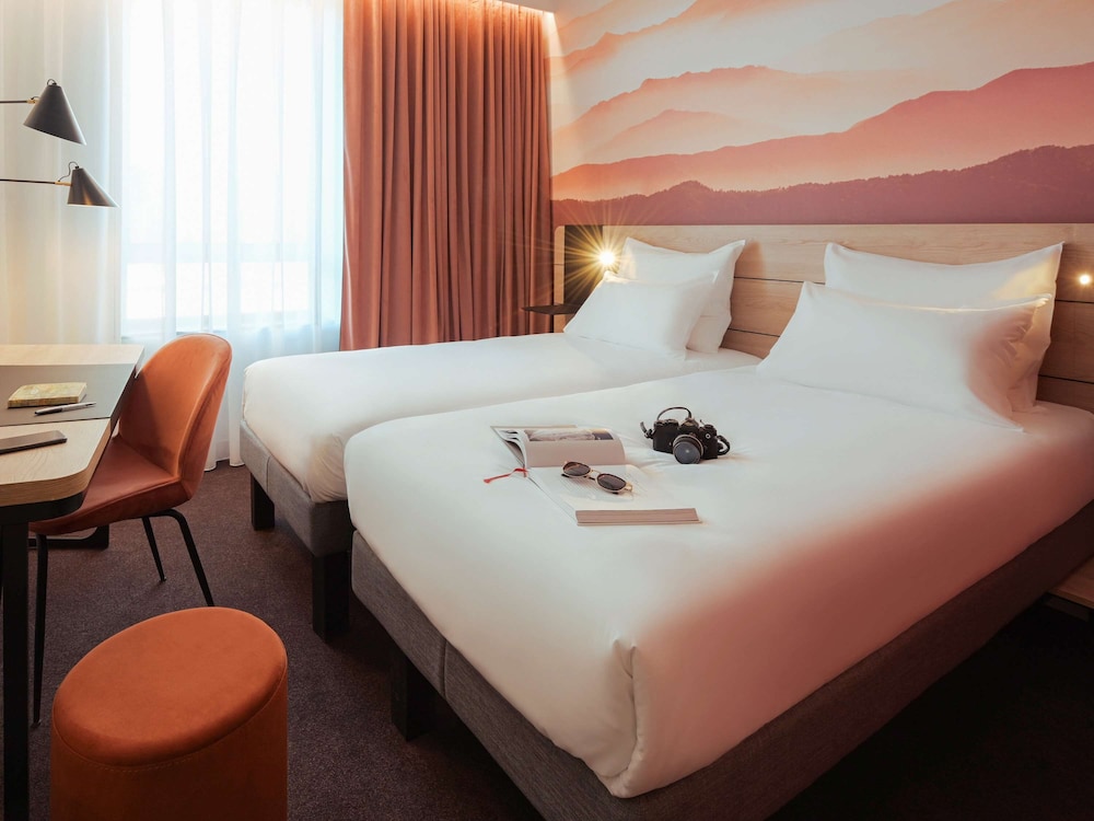 Classic Room, 1 Queen Bed - Photo 1