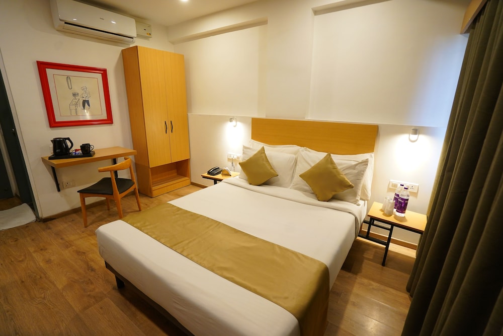 Deluxe AC Room