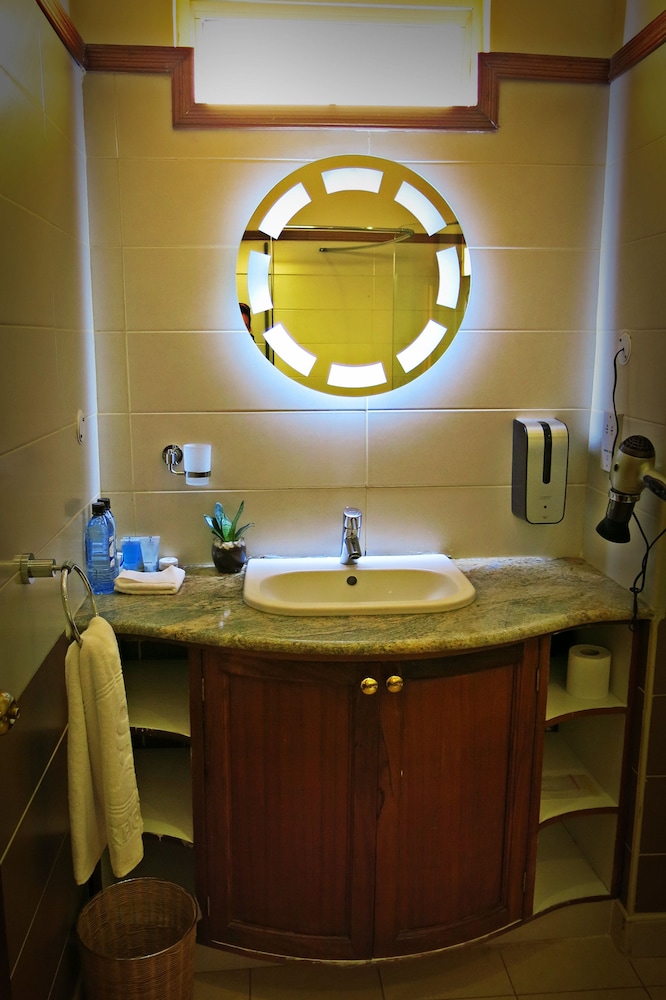 Deluxe Twin Room, 1 Bedroom, Garden View, Ground Floor photo 3