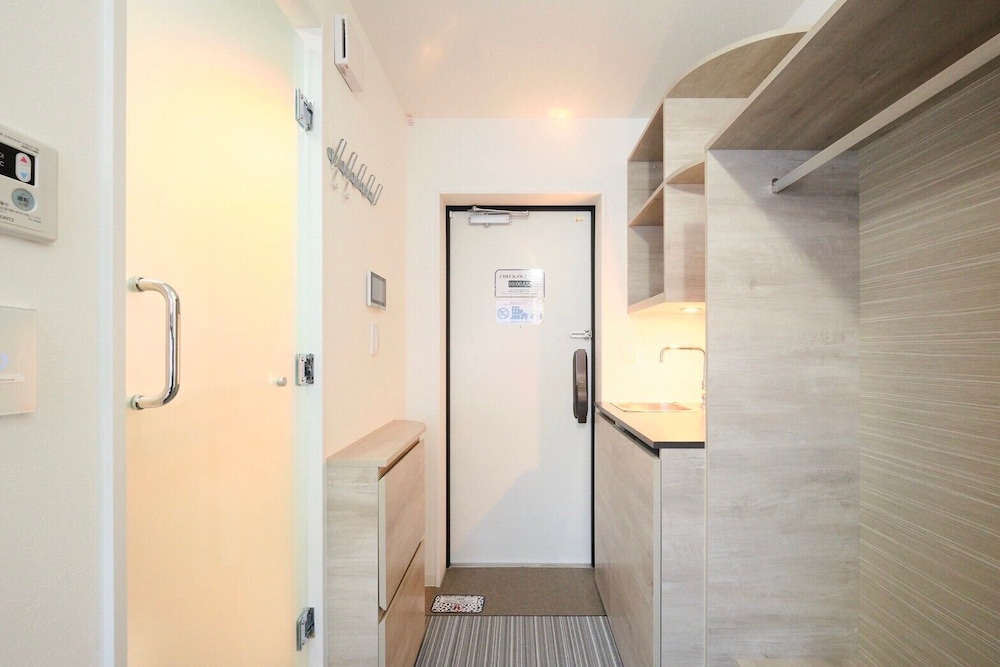 301/303 Two private rooms available photo 1
