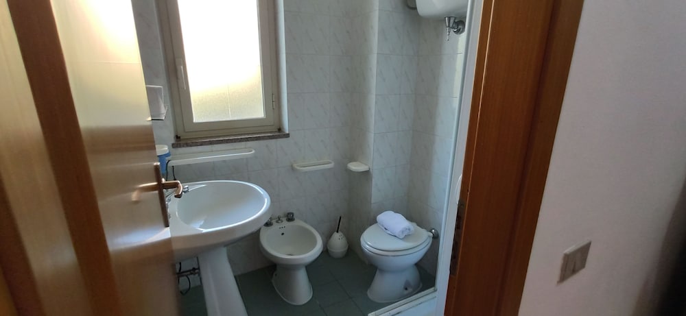 Comfort Room, 1 Double Bed, Kitchenette, Garden View photo 3