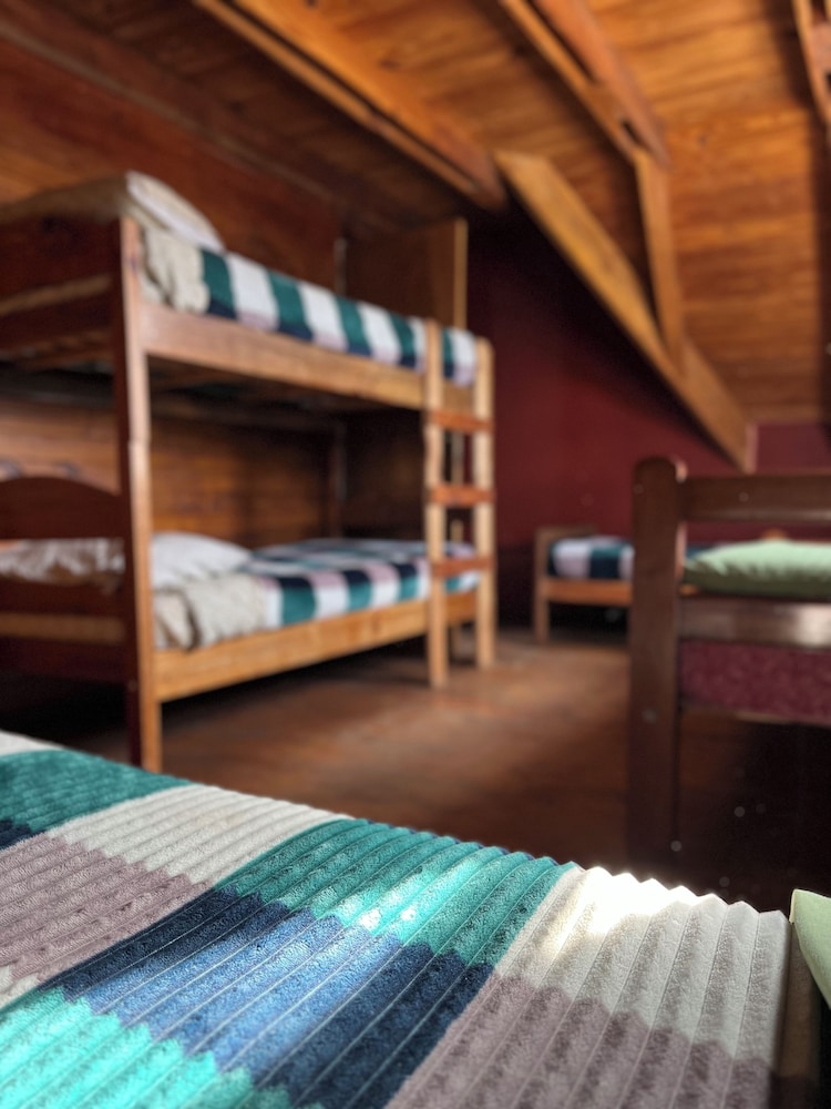 Economy Room, Mountainside photo 2