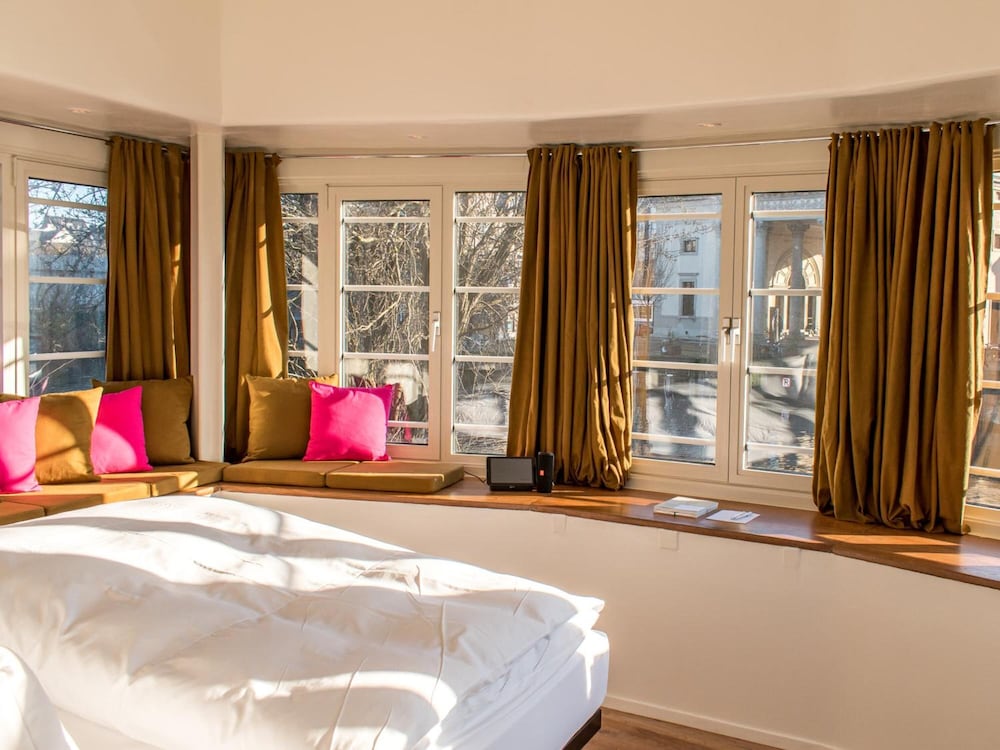 Apartment, 1 Double Bed, Canal View photo 3