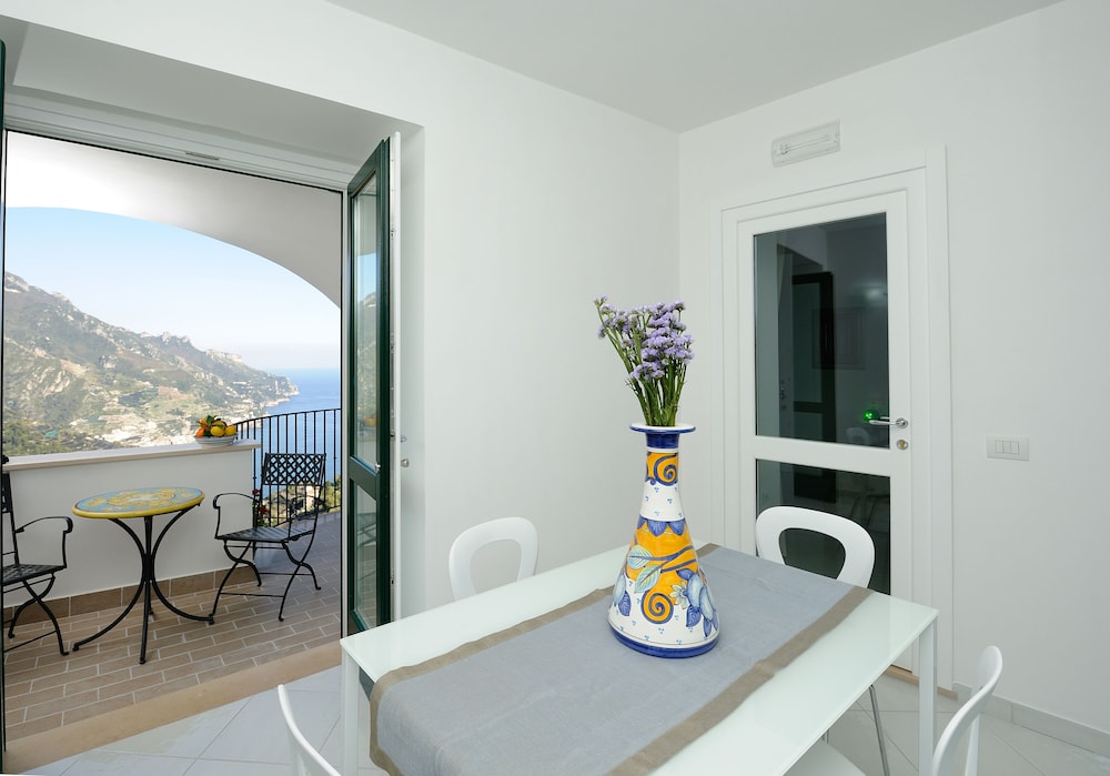 Deluxe Apartment, 1 Bedroom, Balcony, Sea View photo 2