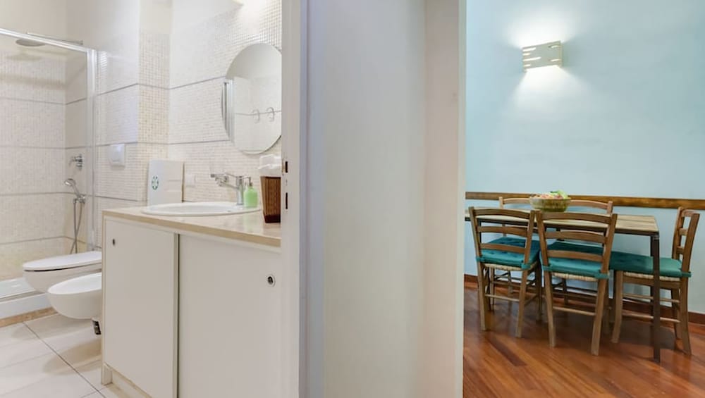 Superior Apartment, 1 Bedroom, Annex Building photo 3