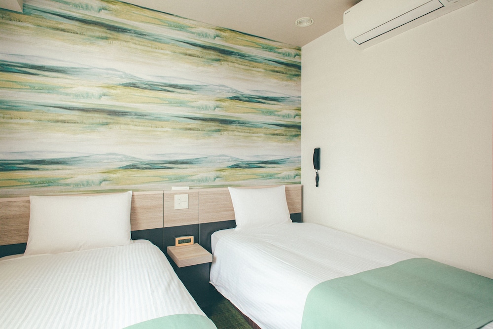 Economy Twin Room, Non Smoking - Photo 5
