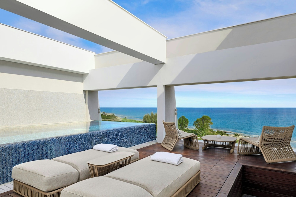 Suite, 2 Bedrooms, Sea View (Balcony) - Photo 8