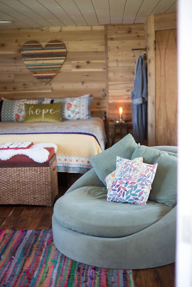 Deluxe Cottage photo 3