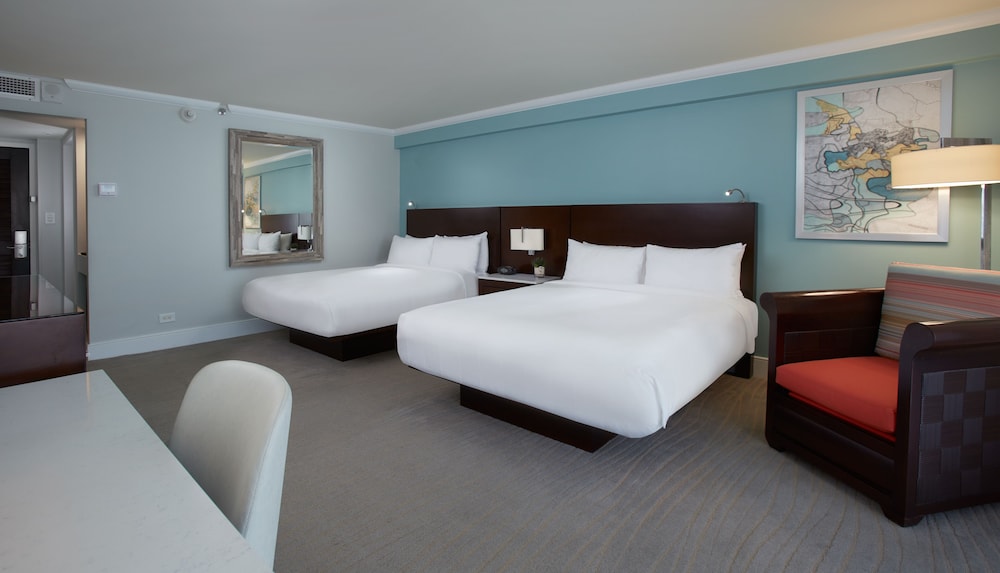 Room, 2 Queen Beds - Photo 2