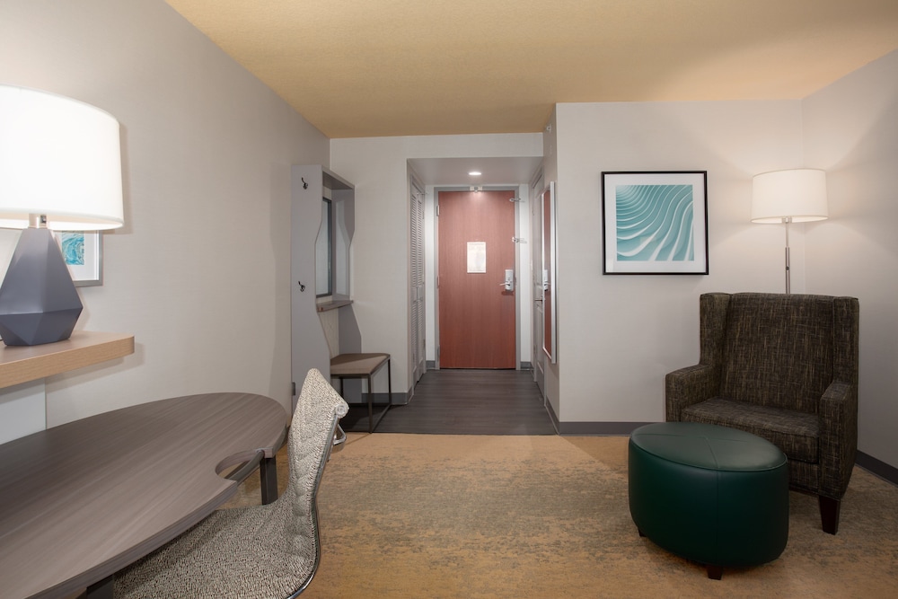 Standard Room, 1 King Bed - Photo 6