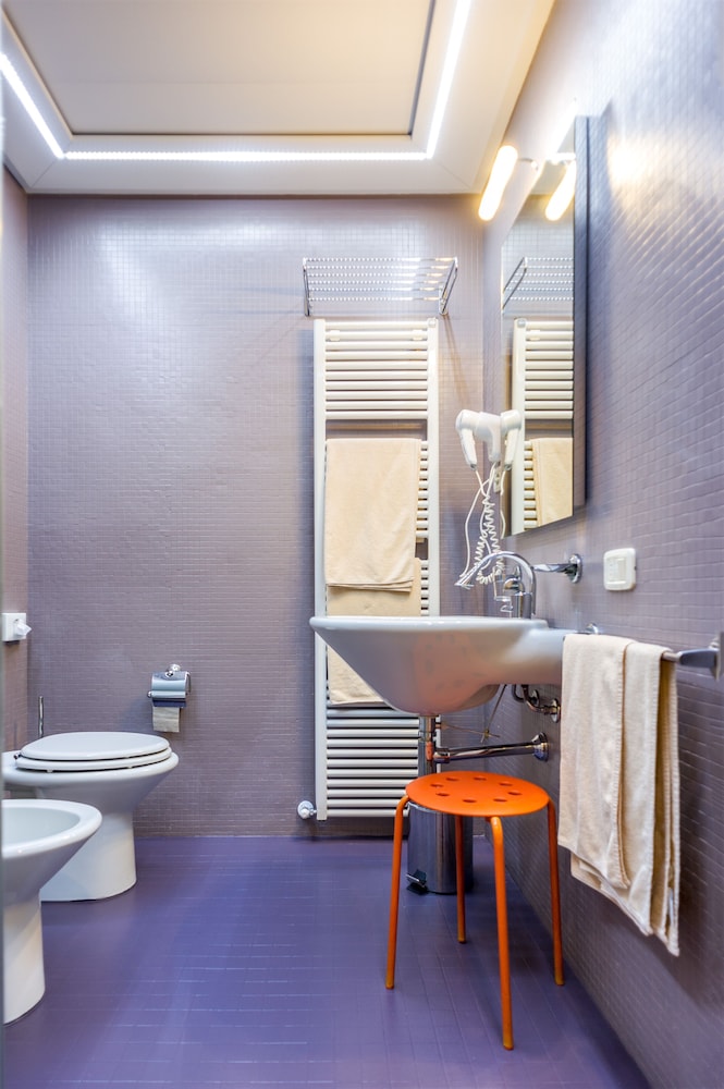 Double or Twin Room - Photo 6