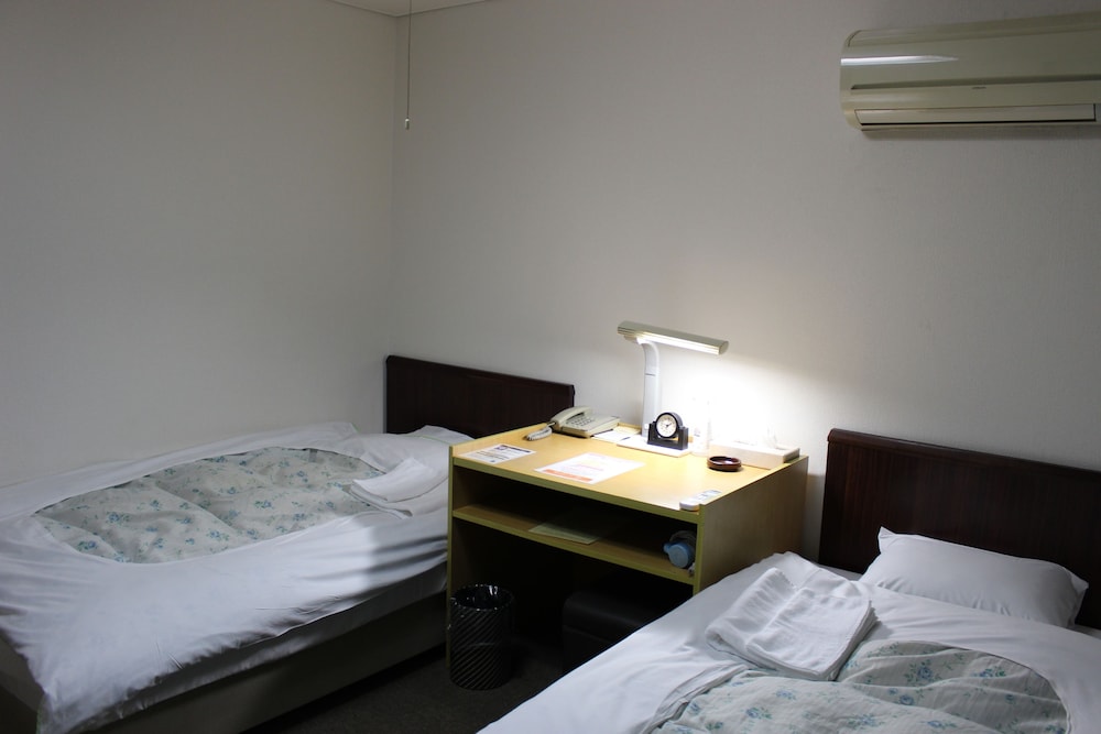Twin Room, Non Smoking (B) photo 1