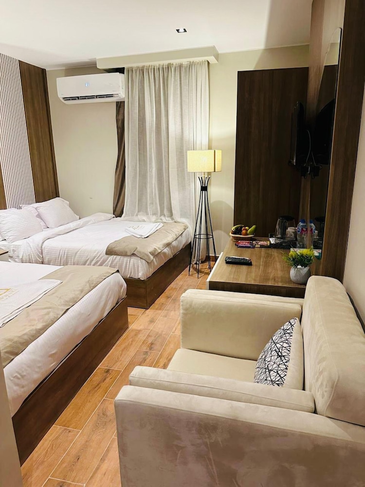 Family Quadruple Room photo 1