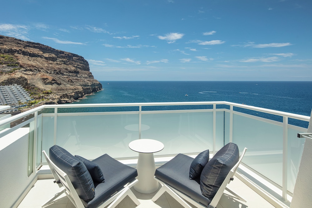 Standard Double Room, Balcony, Sea View (Essence, 2 adults and 1 child) photo 3