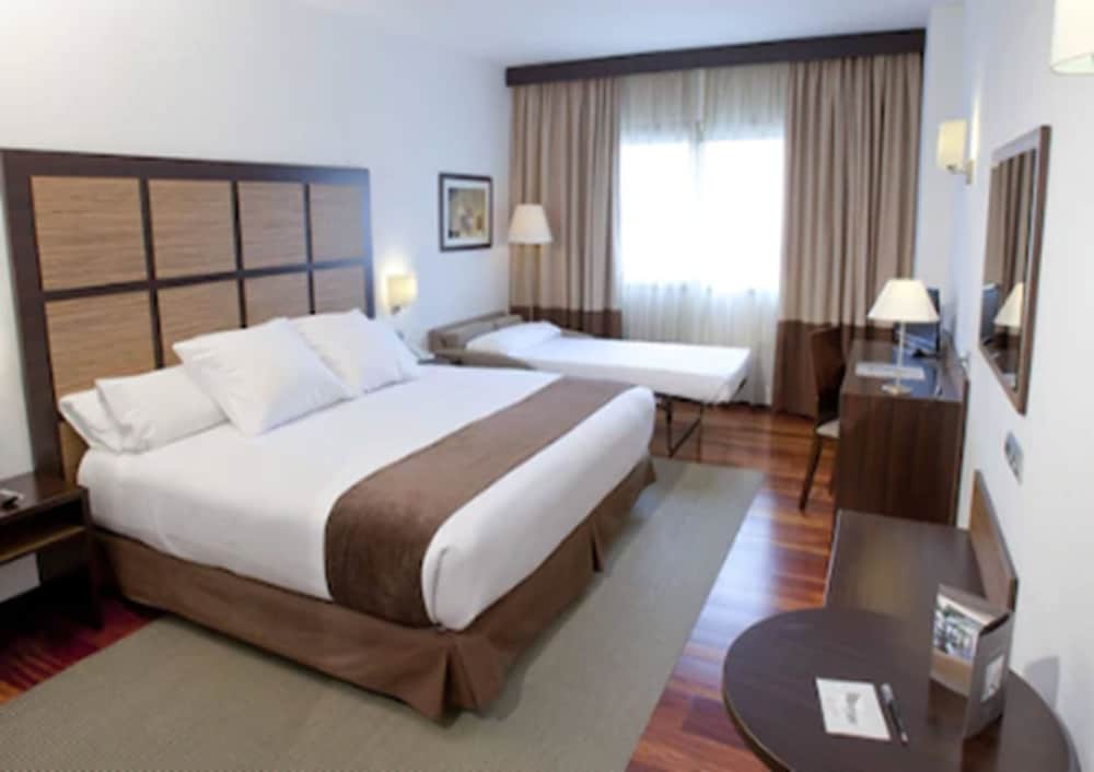 Estudio estándar con cama extra para niños (2 adultos + 1 niño)