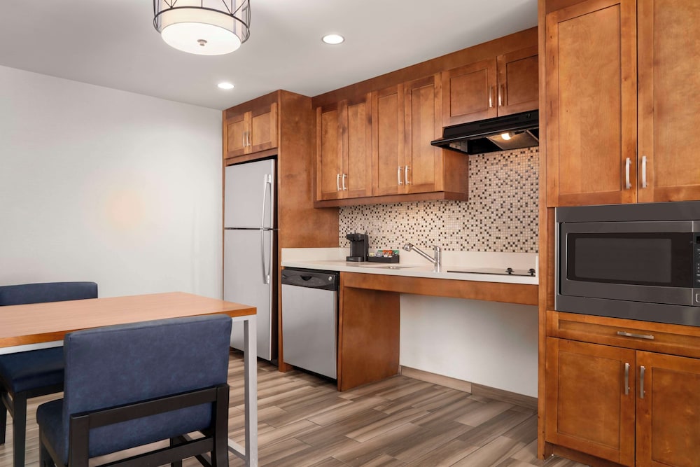 Suite, 2 Bedrooms, Accessible, Bathtub