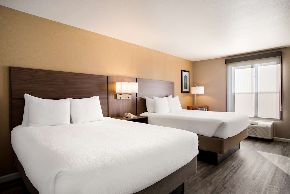 Standard Room, 2 Queen Beds, Non Smoking, Refrigerator & Microwave - Photo 1