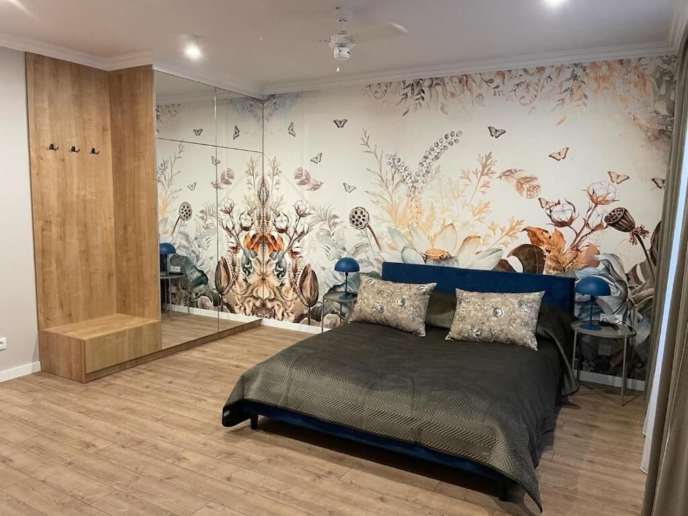 Deluxe Studio Suite