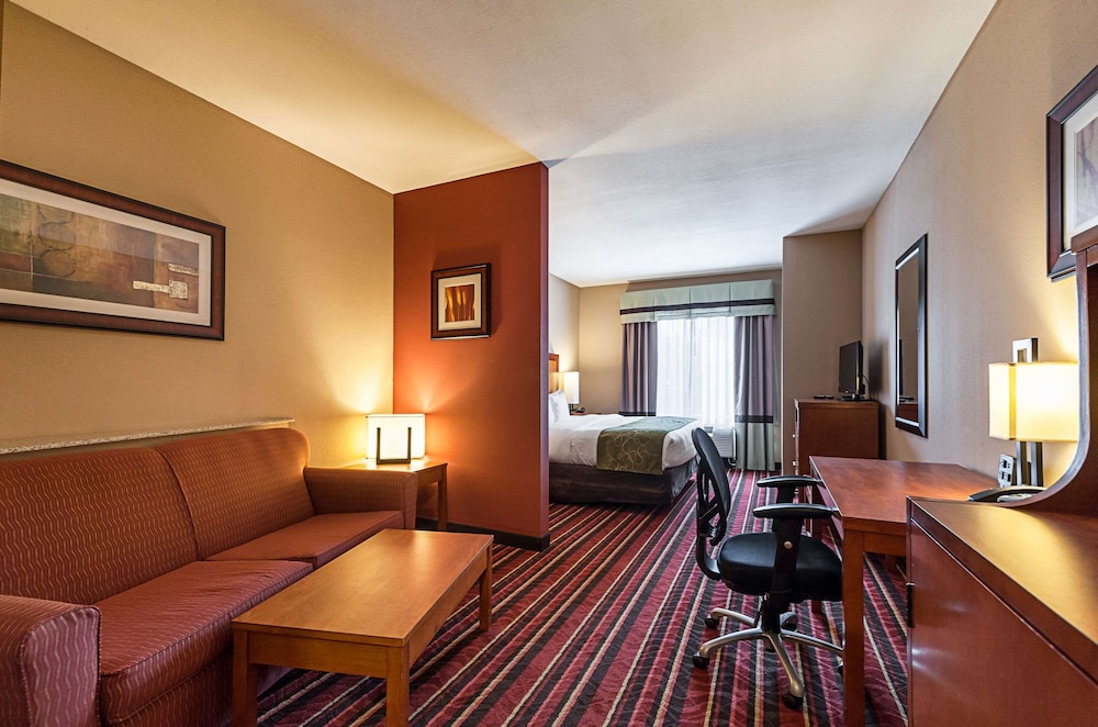 Suite, Accessible, Non Smoking - Photo 1