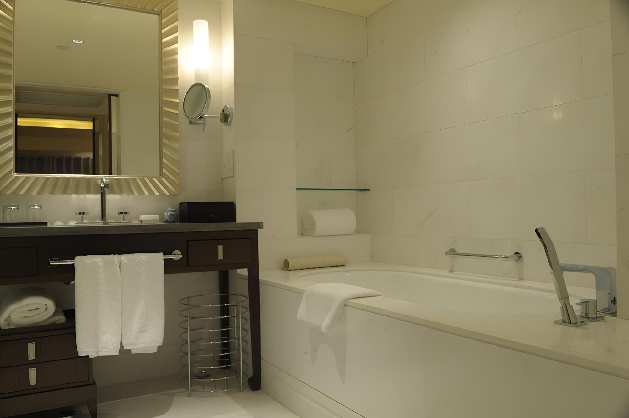 Business Deluxe Room - Photo 5