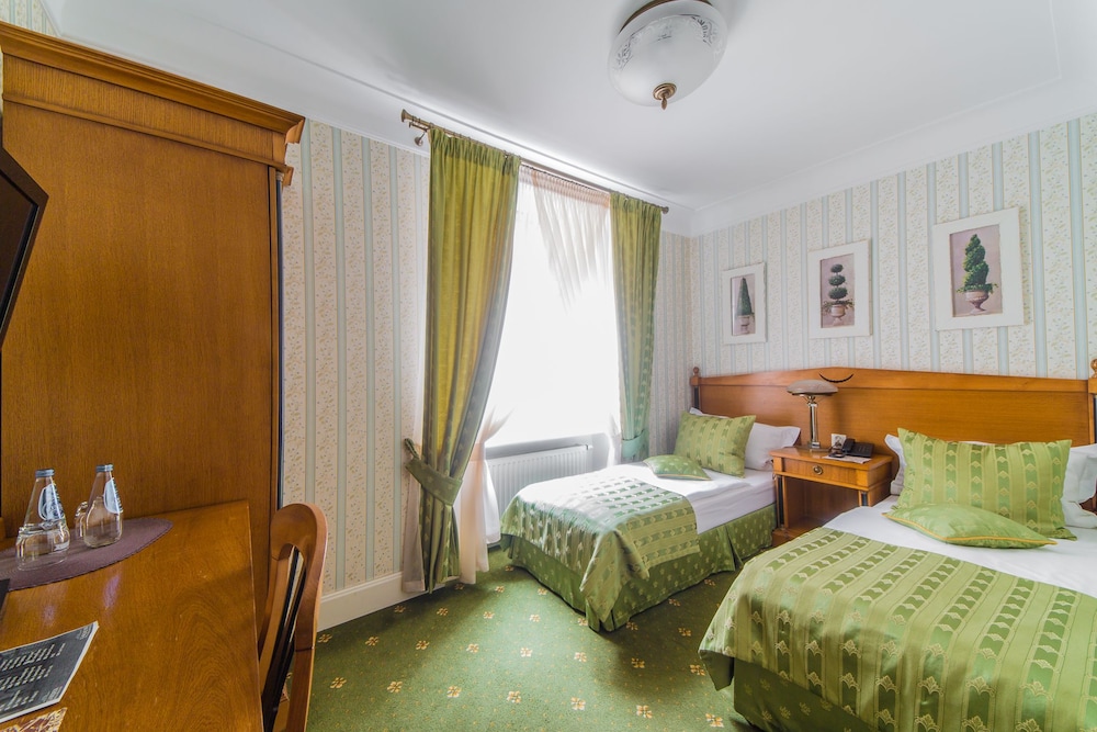 Double or Twin Room photo 3
