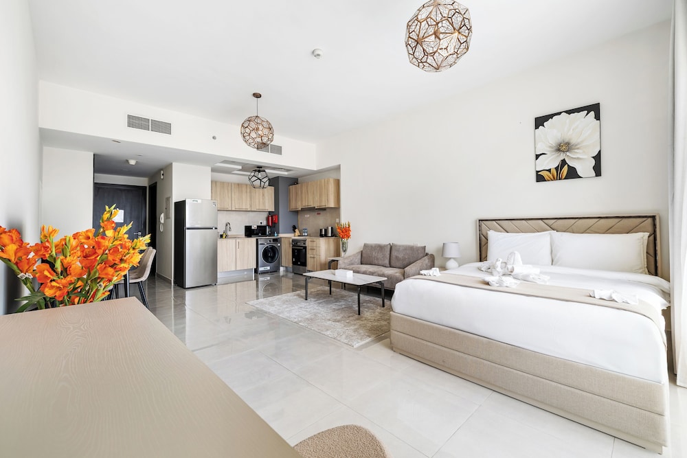 Premium Studio (with Kitchen and Balcony)