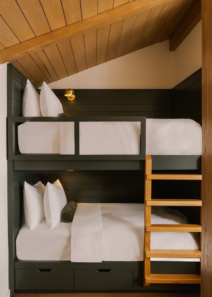 Quadruple Room, Multiple Beds photo 3
