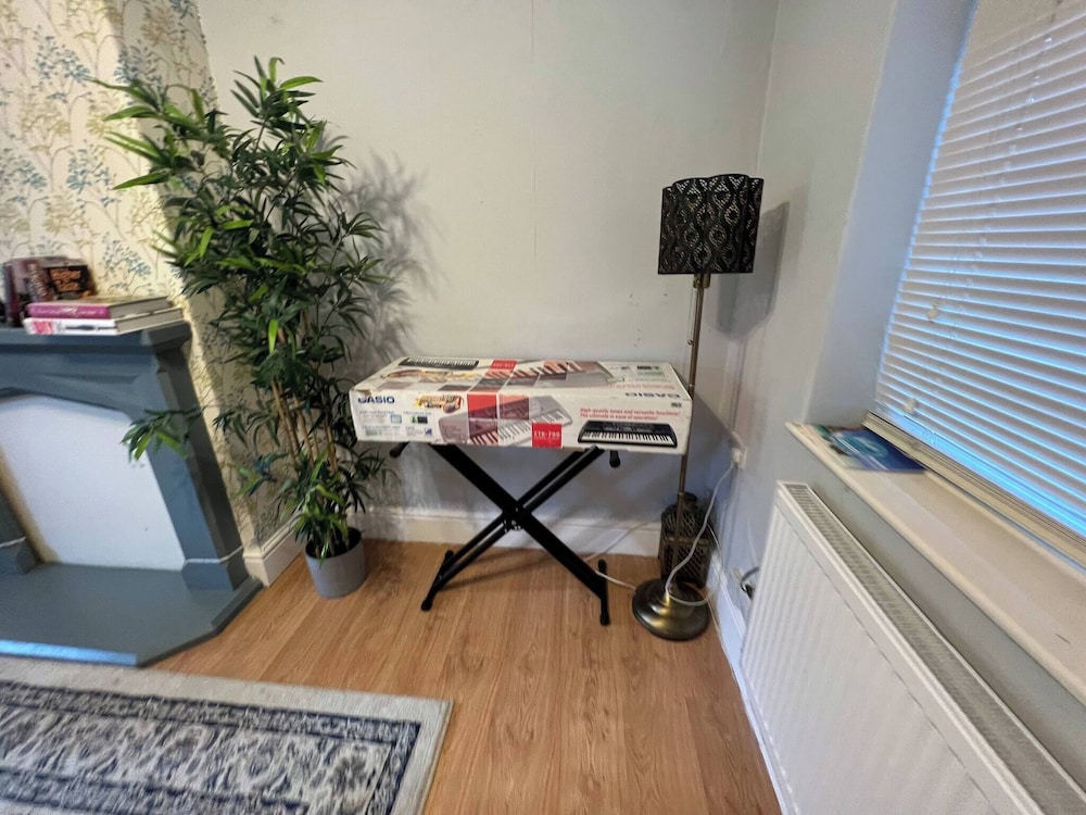 Cozy 2 Bedroom Home in Hucknall, Perfect for a Relaxing Getaway, Foto 7