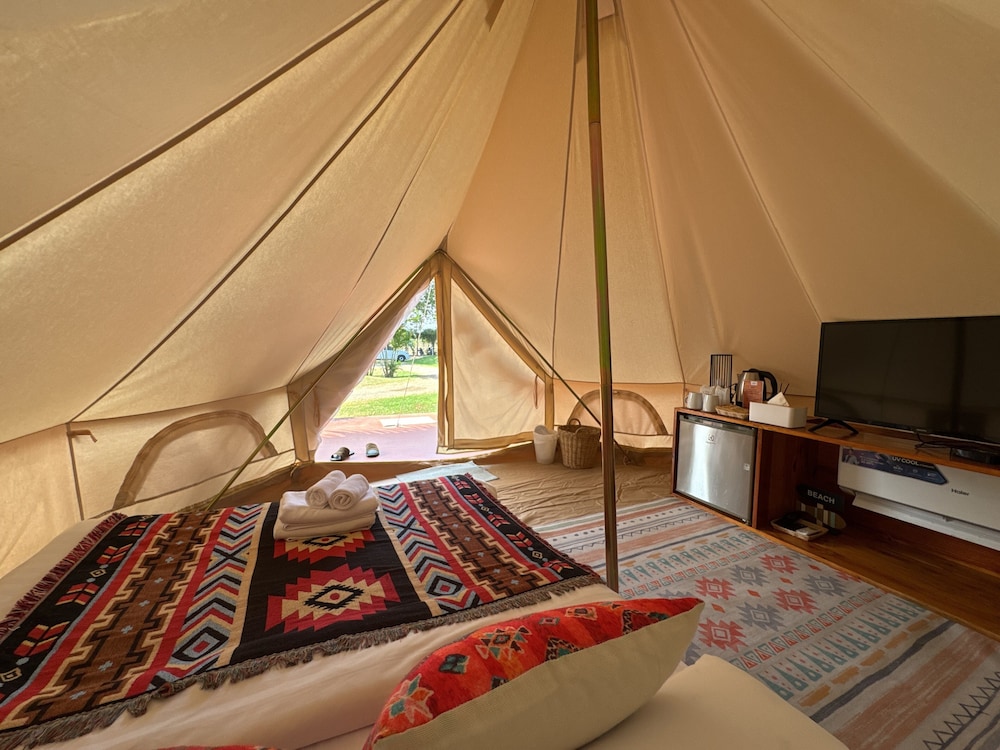 Bell Tent Garden View - Photo 4