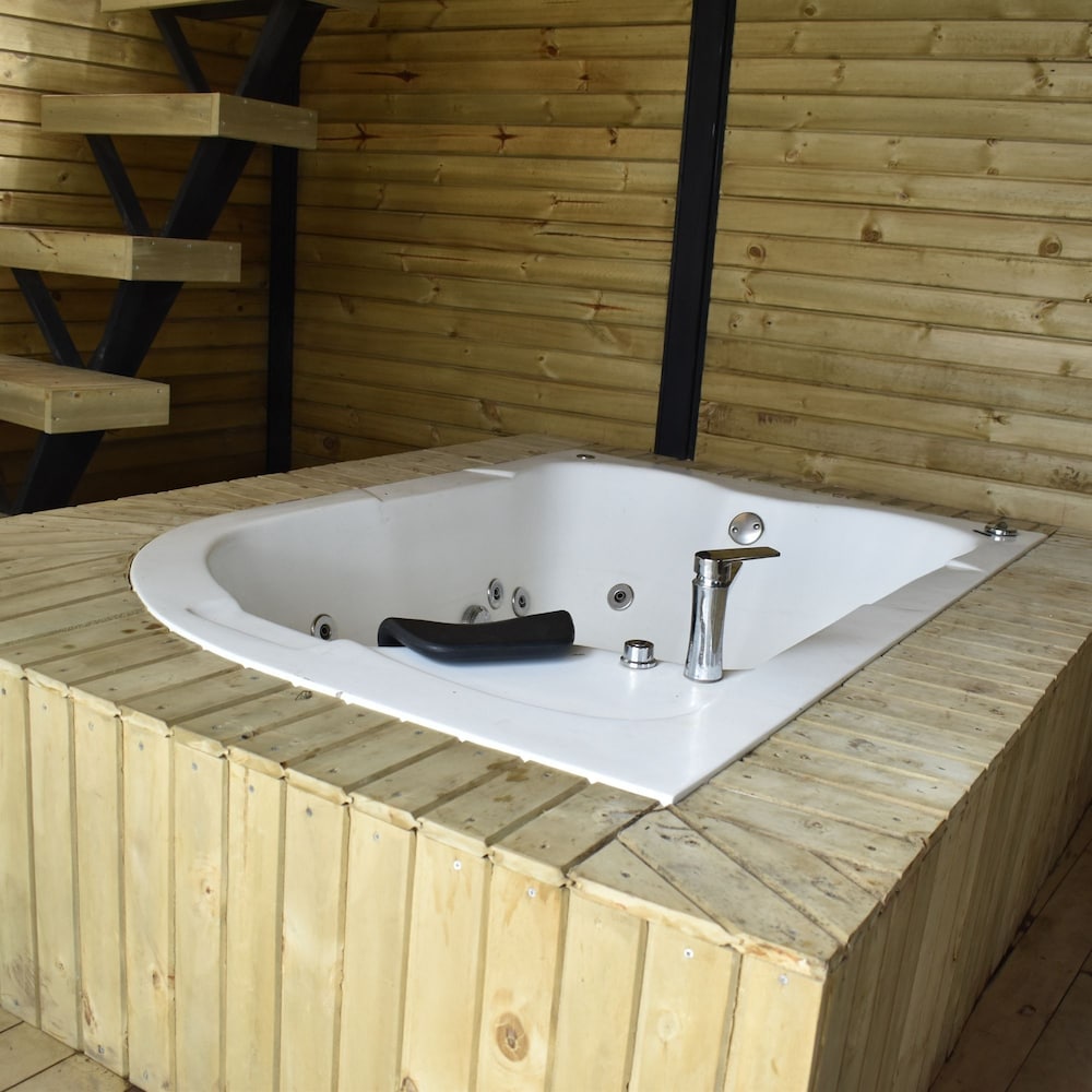 Deluxe Cabin, Balcony, Mountain View photo 2