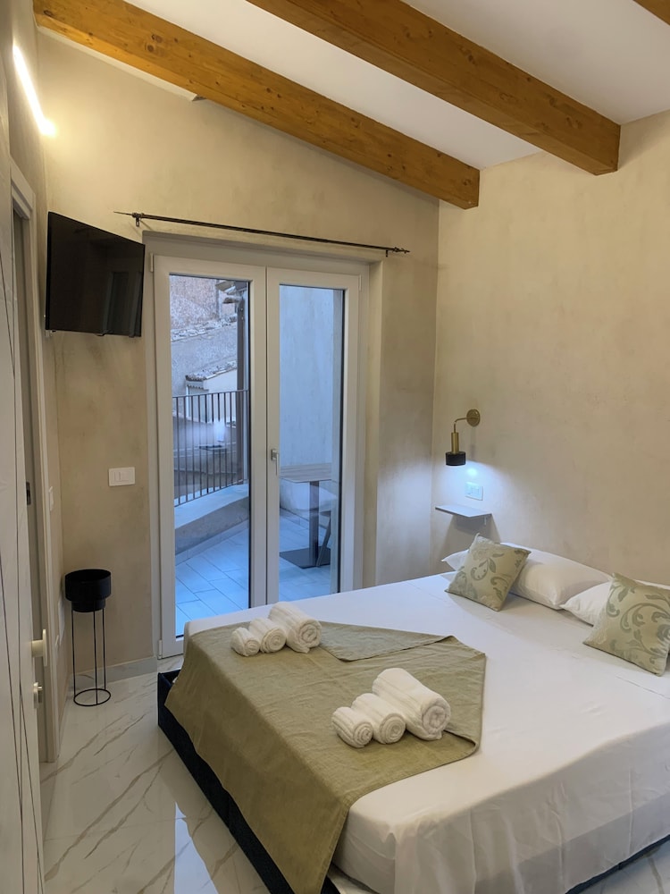 Double Room, Partial Sea View