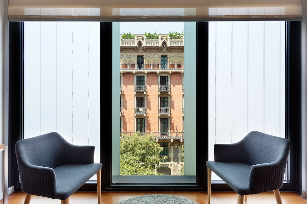 Urban Room thumbnail 5