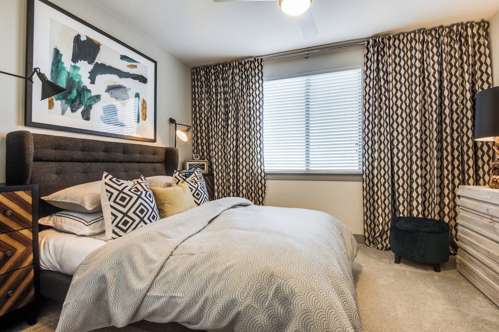 Signature Condo, 1 Bedroom photo 2