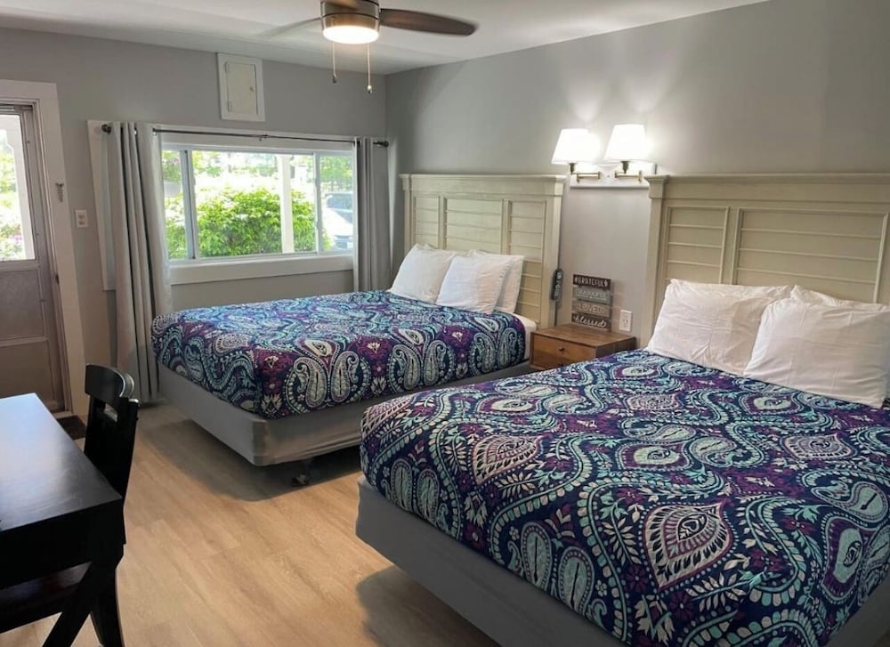 Double Room, 2 Queen Beds, Private Bathroom photo 1