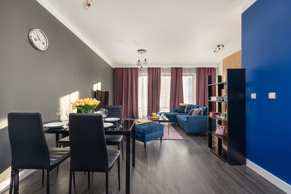 Apartment, 2 Bedrooms, Balcony, Sea Facing