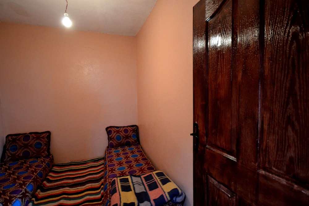 Economy Twin Room photo 1