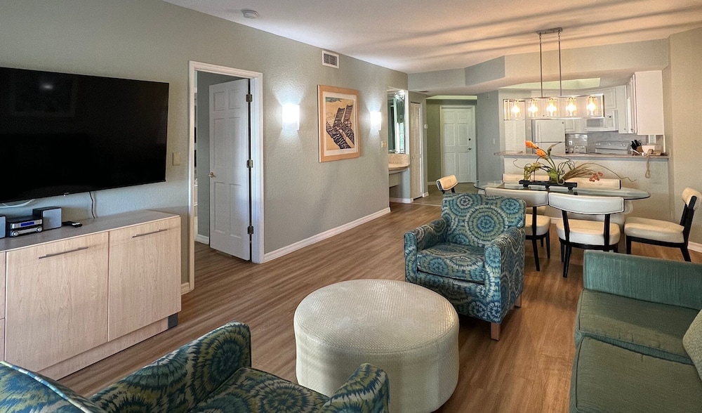 Deluxe Suite, 1 Bedroom, Kitchen (1 Sleeper Sofa) - Photo 4
