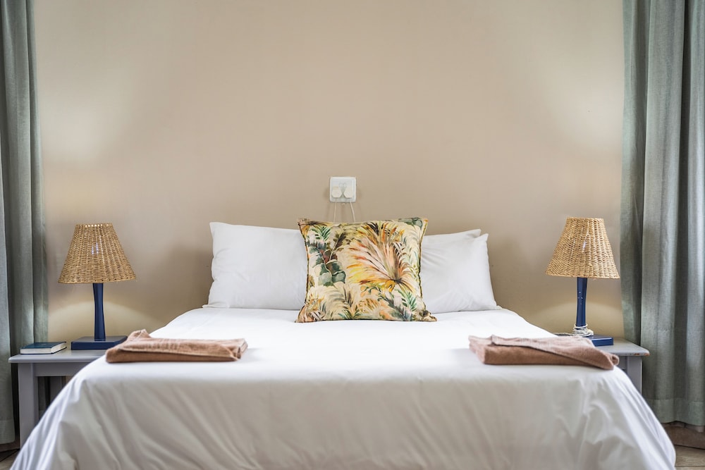 6 Sleeper Chalet (2 bedrooms sea view) (26)