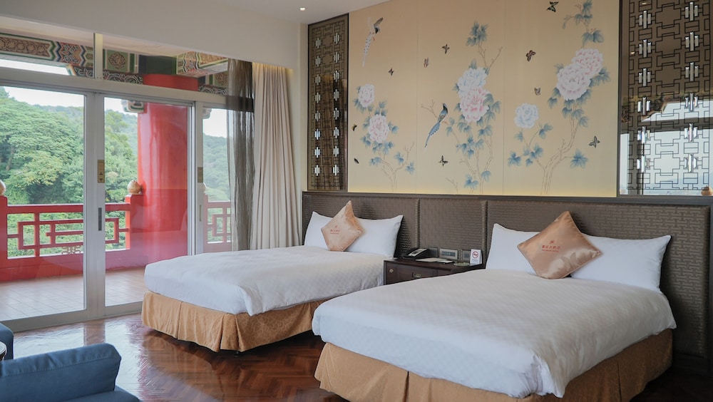 Corner Suite